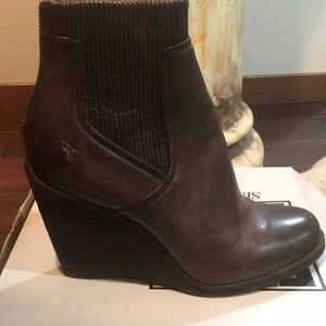 Frye Carrie Scrunch Back ZIP Boot